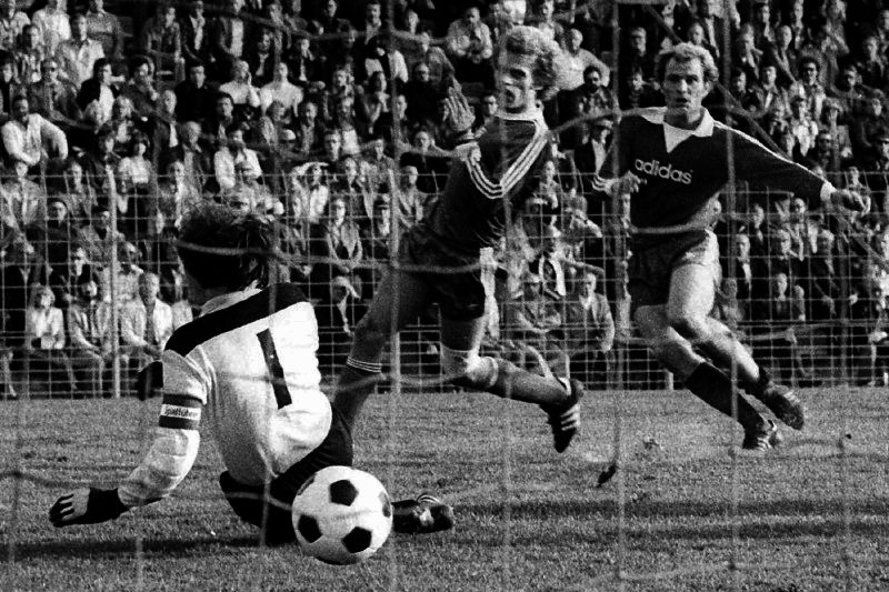 乌利·赫内斯相关图片3