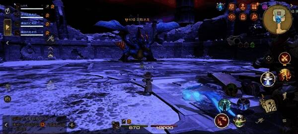 足枷冰龙起飞并准备俯冲的战斗画面