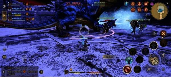 足枷冰龙张口释放寒霜吐息,前方扇形区域泛起蓝光