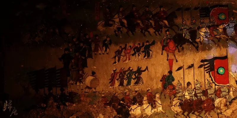 夜幕降临，灯火通明的城池中人影攒动，街道熙熙攘攘