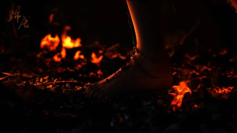 沙漠风暴来袭的动态效果,营造紧张氛围