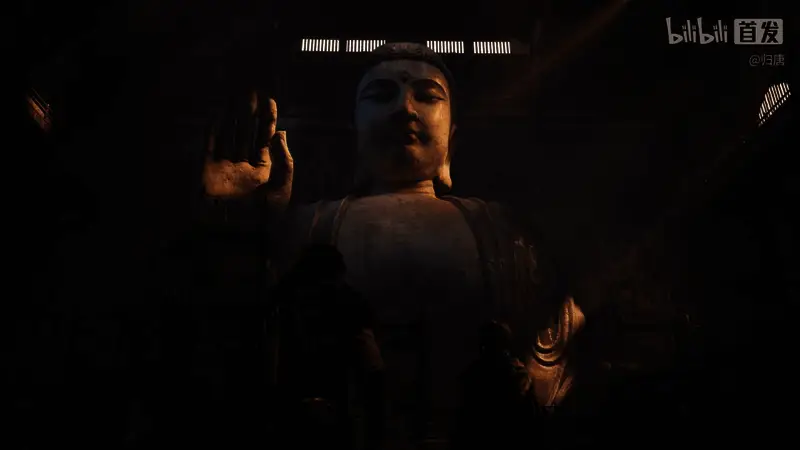 雪地战斗场景，主角挥剑迎敌，周围寒风凛冽