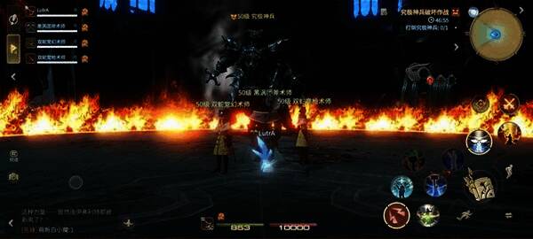 游戏战斗画面,展现BOSS释放强力技能时的特效表现