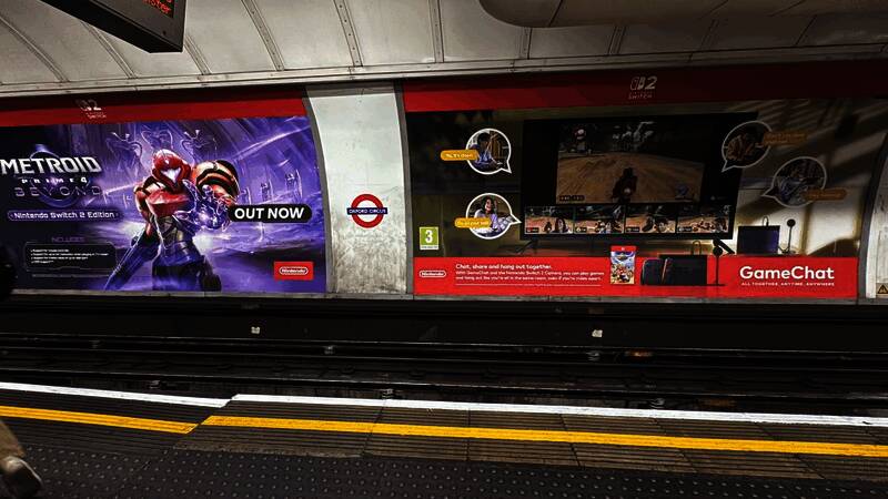 多角度照片证实广告真实存在,非PS伪造