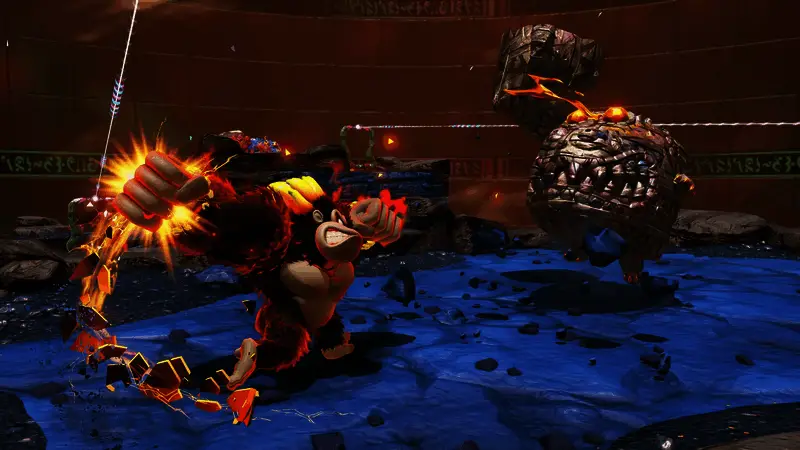 角色在夜晚场景中点亮火炬，照亮前方道路的细节画面