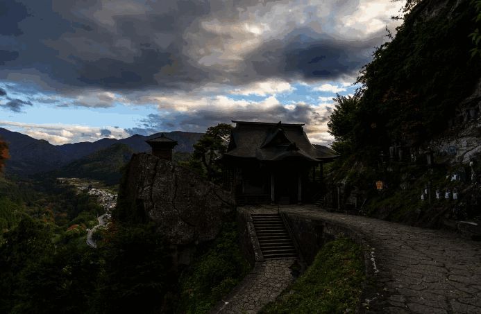 开发团队在洞爷湖边合影留念,阳光洒满湖面