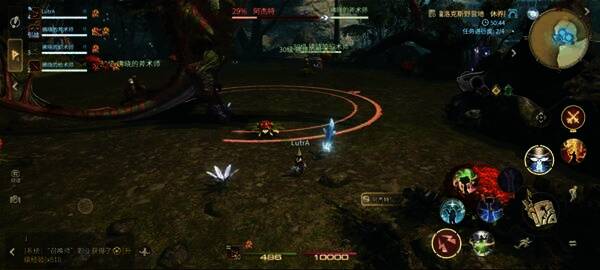 玩家团队成功击败水栖蝾螈，庆祝胜利的画面