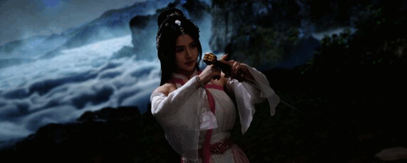 游戏中女主角身穿古风服饰,表情细腻自然,场景布置充满东方仙侠韵味