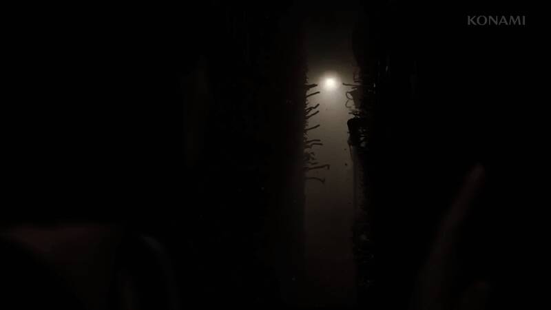 《寂静岭f》战斗系统演示,主角手持武器面对未知敌人