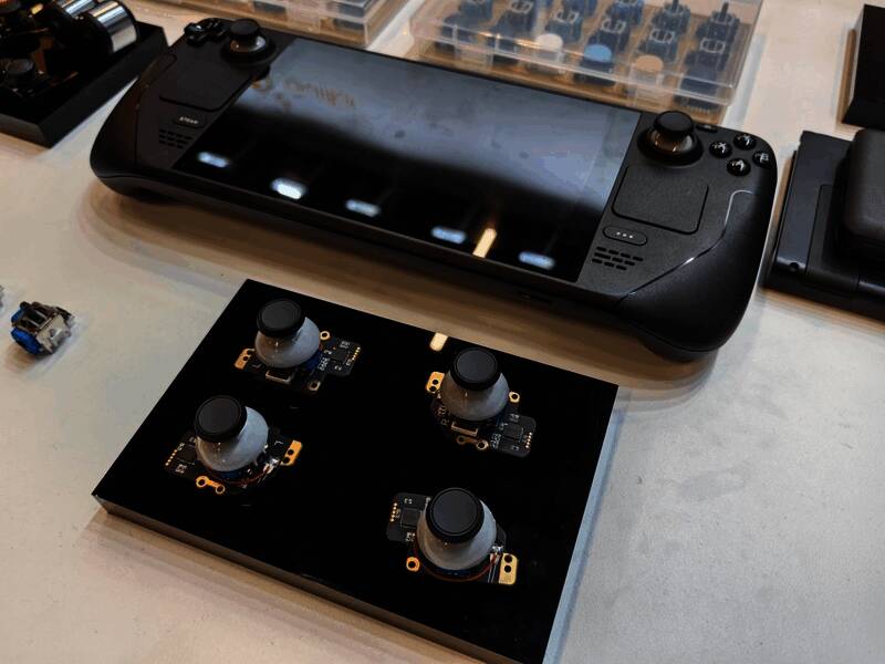 隧道磁阻传感器工作原理示意图,展示其高精度无接触测量能力