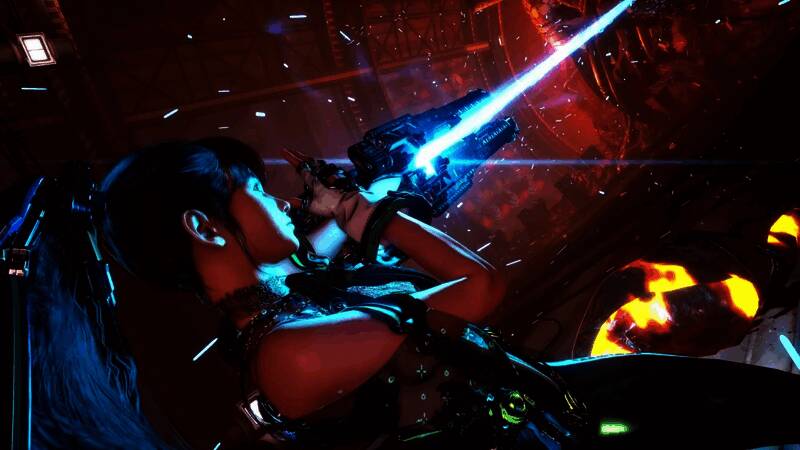 伊芙站在夕阳下的剪影图，光影处理细腻入微