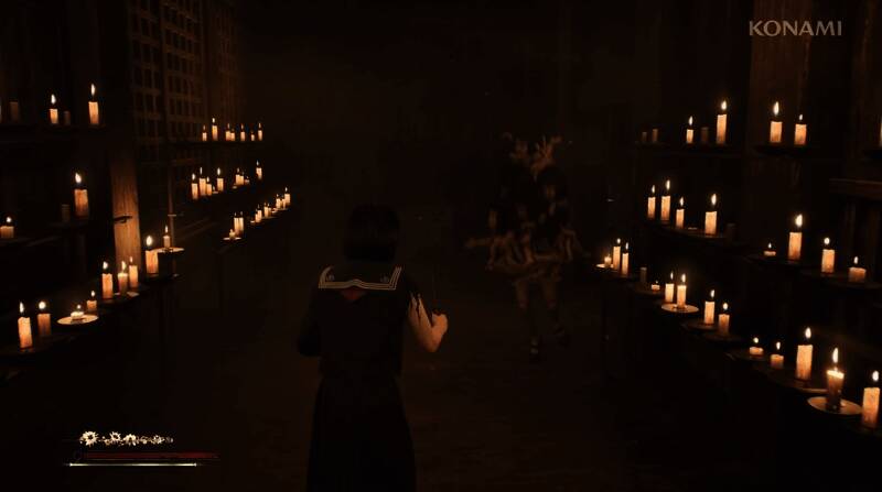 主角面对镜子中的自己,镜像出现诡异变化