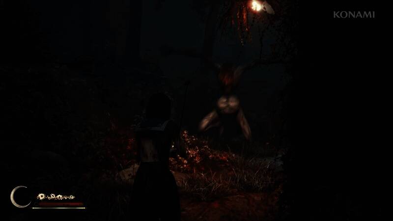 主角在昏暗光线中回头张望,身后空无一物却令人毛骨悚然