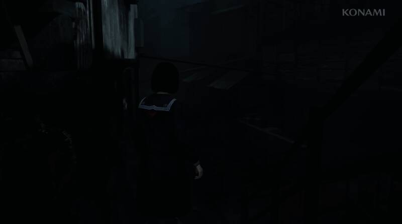 户外雨夜场景,湿滑地面倒映模糊身影,增添不安情绪