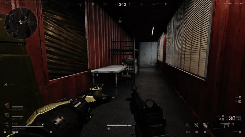 维修检查站内部桌面特写，摆放着碳纤维板等物品