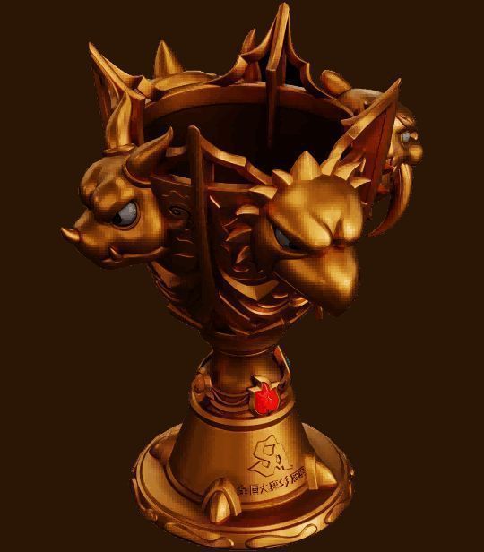 金色冠军奖杯整体造型庄重华贵，底座雕刻有四圣兽爪痕细节