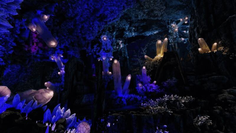 深海中出现巨型发光生物,周围漂浮微光粒子,营造神秘氛围