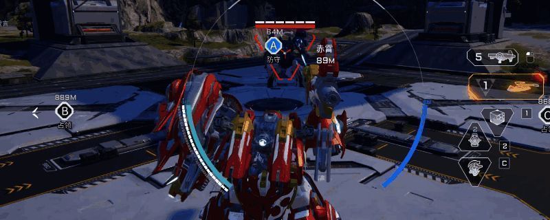 《解限机》中赤霄机甲近身战斗画面，展示其重型装甲与近战武器细节