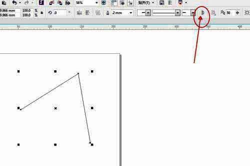 属性栏中闭合曲线按钮被高亮显示