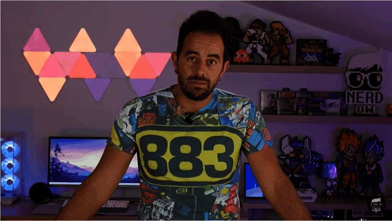 意大利博主住所被搜查现场,多名警察正在检查设备