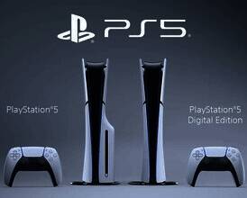 玩家在电视前操作PS5 Pro手柄，屏幕显示高清游戏画面