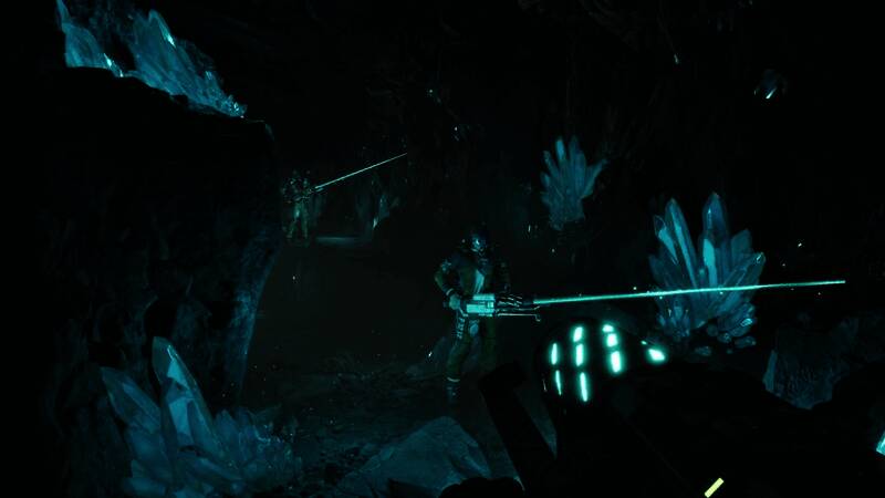 《星际裂变》基地建设与资源采集场景，科技感十足的工业基地