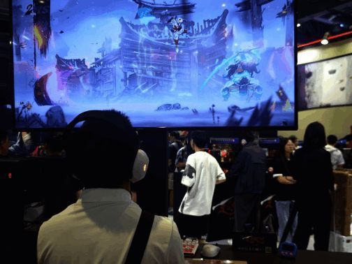 Coser还原游戏主角造型,现场互动气氛热烈