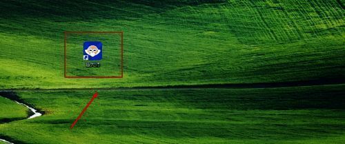 用户正在双击鲁大师桌面图标,准备启动软件