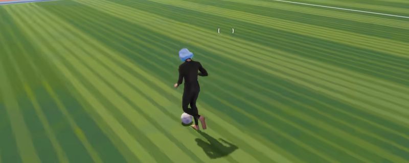 《开球!REMATCH》游戏内实机画面,两名球员在绿茵场上激烈拼抢,背景为观众看台与灯光效果