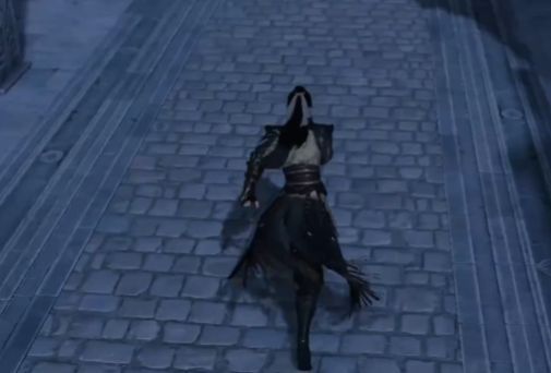 四象阵内部场景,玩家角色正在旋转青龙雕像,四周符文闪烁,气氛紧张