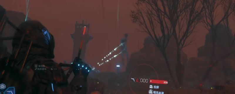 《死亡搁浅2》中窥伺者BT现身场景，外形诡异，周身环绕黑色雾气，目光直视前方，充满压迫感