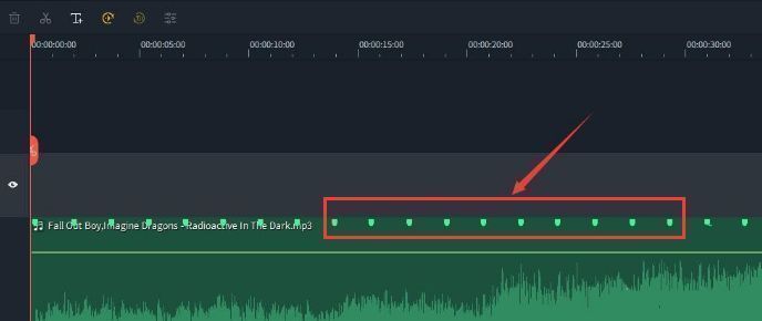 编辑界面中用户正在拖动节拍标记进行微调,时间轴放大显示精确到毫秒