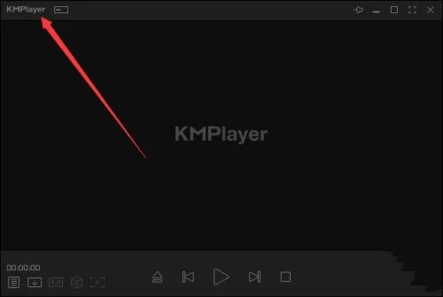 KMPlayer主菜单展开状态，鼠标悬停在‘选项’按钮上，准备进入设置界面