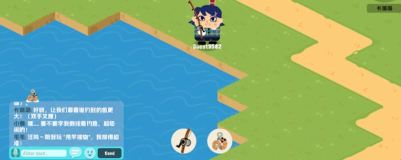 《萌爪派对：小镇时光》游戏主界面展示，画面中有一只橘猫趴在木屋前，背景是夕阳下的小镇海岸线，整体风格温暖治愈