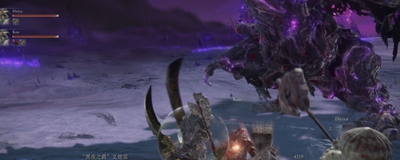 永夜巨颚在昏暗天空下张开巨口咆哮的震撼场景，背景为破碎的山脉与翻滚乌云