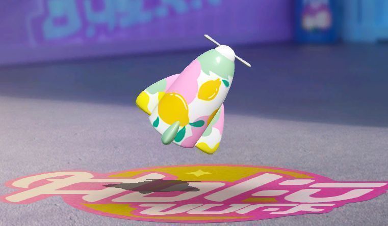 ‘绿箭果味飞机’背饰展示图,三款不同颜色的飞机分别代表柠檬、葡萄、蜜桃口味,悬浮于蛋仔背后,机身绘有卡通化水果图案