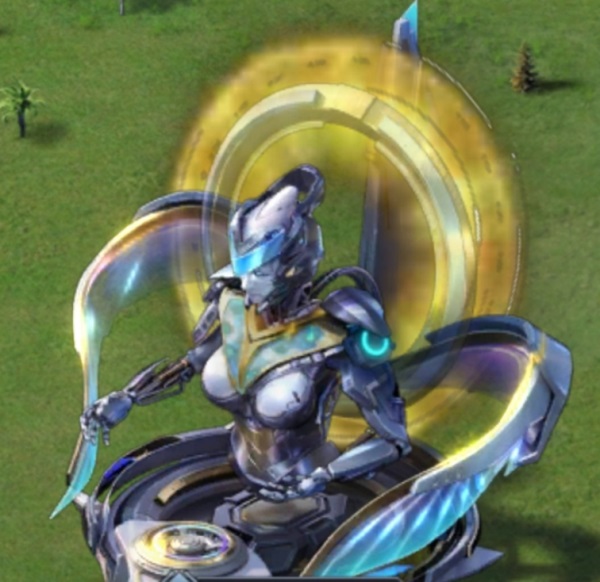 游戏内基地场景焕然一新，中央矗立一座女性雕像，周围点缀彩灯与花环，充满节日气息