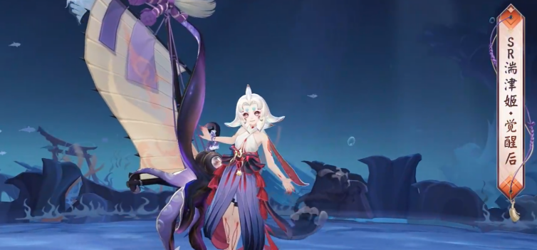 技能特效截图:湛蓝海浪中巨鲨破水而出,第一击溅起扇形水花,第二击鲨尾横扫带出环形冲击波,地面浮现淡蓝色净化光晕