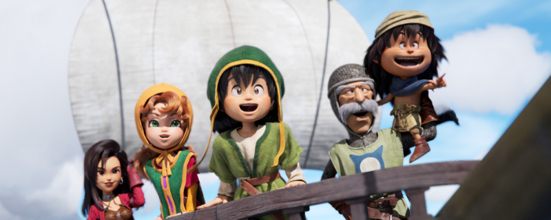 《勇者斗恶龙7：重制版》主视觉图：蔚蓝海天之下，一艘古老帆船乘风破浪，前方浮现若隐若现的浮空岛屿与巨龙剪影，画面充满神秘史诗感